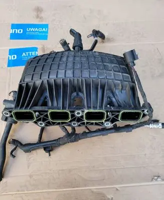 Volkswagen PASSAT B7 Intake manifold 03C129711AJ