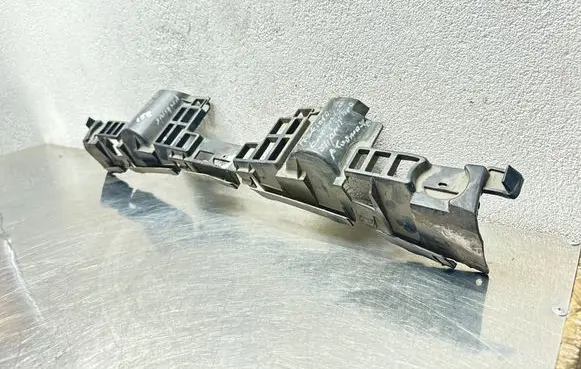 Opel Astra H Front bumper cross member 13225772