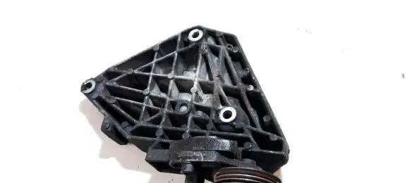 Volkswagen PASSAT B5.5 Engine mounting bracket 06b260885a