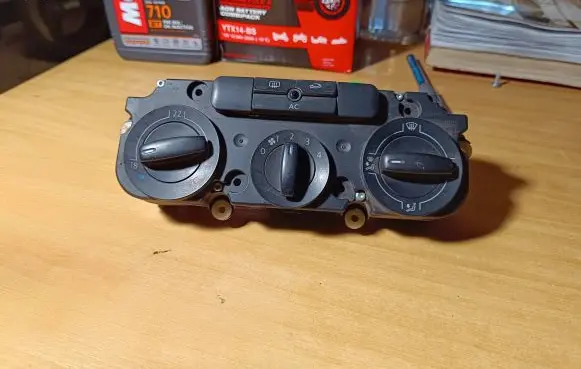 Volkswagen PASSAT B6 Climate control unit 1K0820047