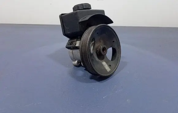 Volvo S70 V70 V70 XC Power steering pump 26092282