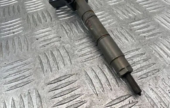 Mercedes-Benz CLS C219 Fuel injector A6420701987 080622 0445115076