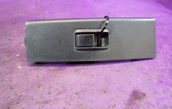 Toyota Corolla Verso E121 Quarter vent window switch 84810-0F010