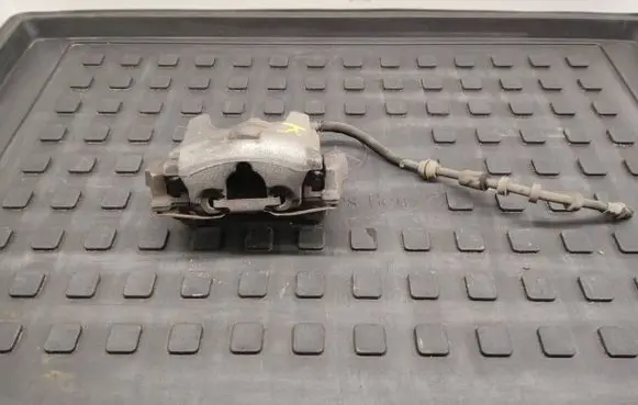 Land Rover Evoque I Front brake caliper