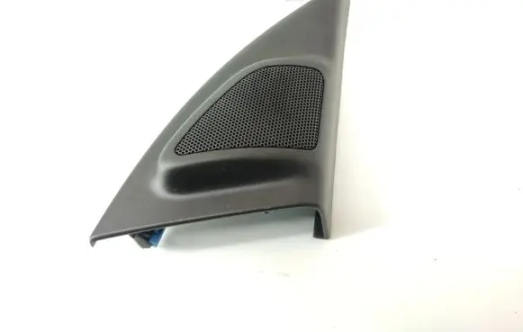 Front door high frequency speaker