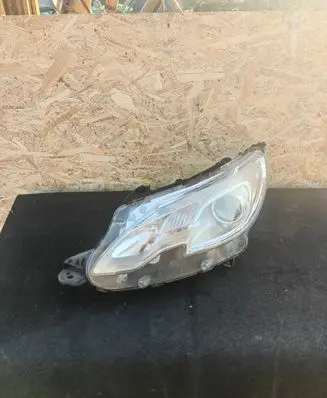 Peugeot 2008 I Headlight/headlamp 9677809980