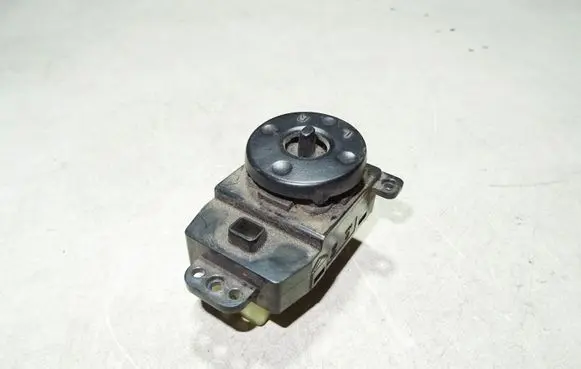 Wing mirror switch