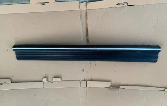 Mercedes-Benz W123 Front sill trim cover CD7D