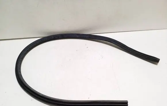 Audi Q3 F3 Engine compartment rubber 8S0823723