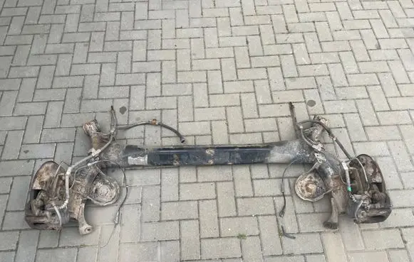 Nissan Qashqai Rear axle beam 