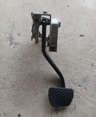 BMW X1 E84 Brake pedal 6751975 67871110