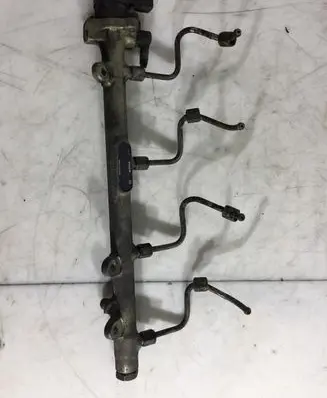 Mercedes-Benz C W203 Fuel main line pipe A6110700095 A6110780149