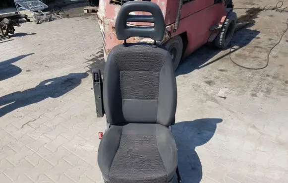 Nissan Quest Front driver seat LEWYPRZD