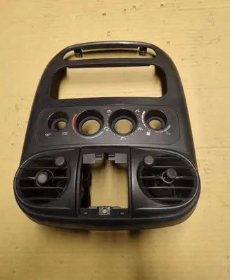 Chrysler PT Cruiser Radio/GPS head unit trim 05291573AA