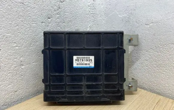 Mitsubishi Galant Gearbox control unit/module MD761935 G1T18276H