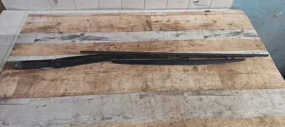 Peugeot 607 Front wiper blade arm 102392