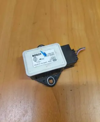 Nissan Qashqai ESP acceleration yaw rate sensor 479300006R 7036823 0265005757