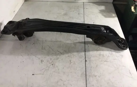 Nissan Almera Tino Engine mounting bracket 112714U110