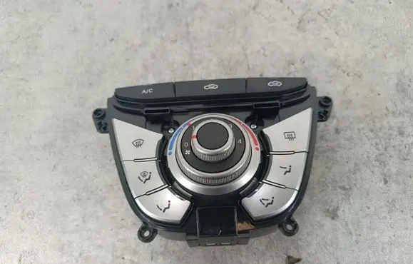 Hyundai ix20 Climate control/heater control trim 972501K030