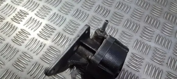 Vacuum pump