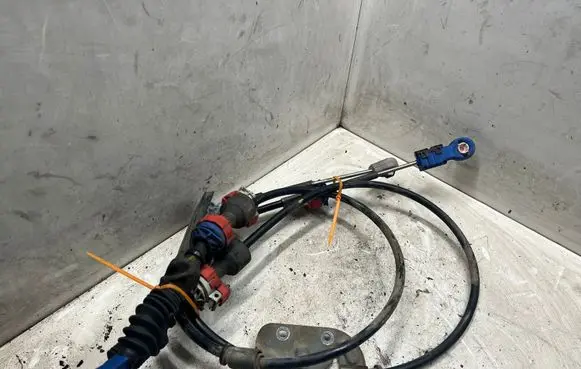 Nissan Qashqai+2 Gear shift cable linkage 112112856