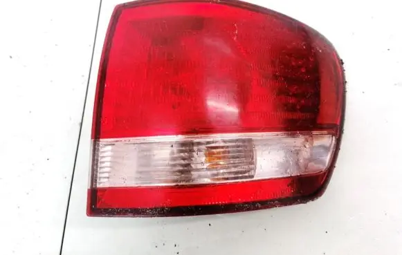Toyota Avensis Verso Rear/tail lights