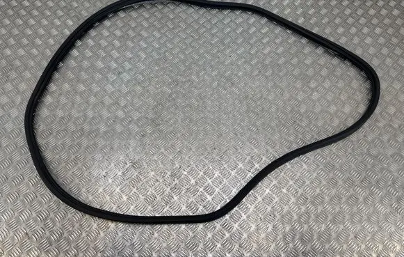 Volvo XC40 Loading door rubber seal (on body) 
