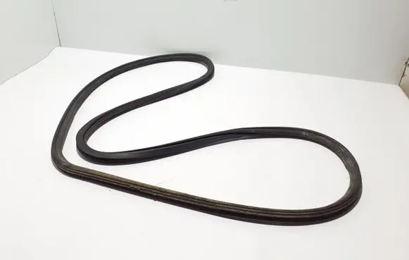 Porsche Macan (95B) Front door rubber seal 95B831721E