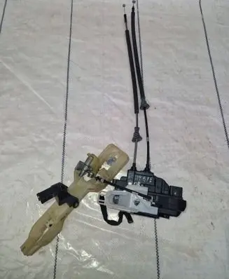 Hyundai Santa Fe Rear door lock 814202b010