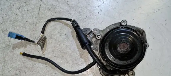 Mercedes-Benz E W212 Water pump A6422002101