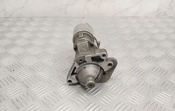 Renault Megane III Starter motor 8200836473B