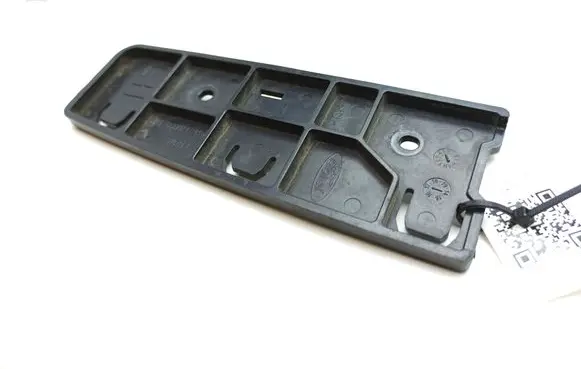 Front bumper mounting bracket