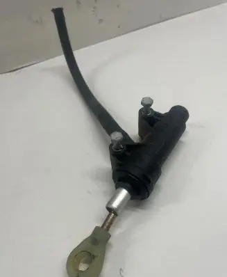BMW 1 E81 E87 Clutch master cylinder 26758822