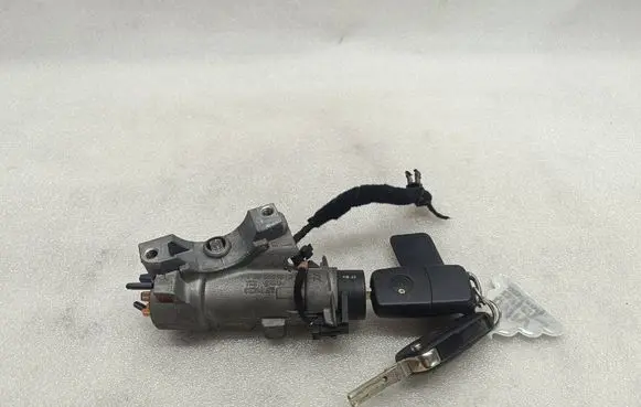 Volkswagen Transporter - Caravelle T5 Ignition lock 4B0905851B
