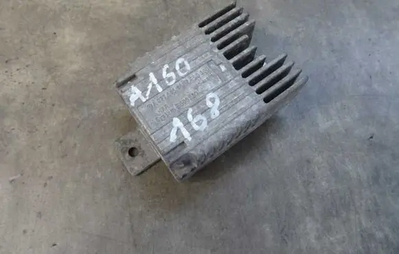 Mercedes-Benz A W168 Coolant fan relay A0275453032