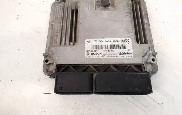 Opel Insignia A Engine control unit/module 55576906