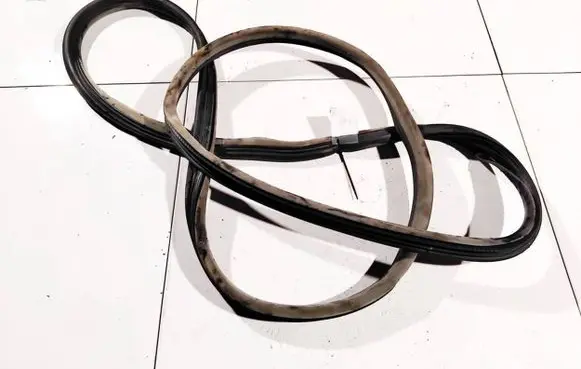 Rubber seal rear door