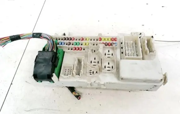 Mazda 3 I Fuse box set 519197024 05004792