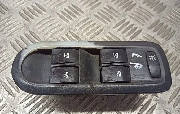 Renault Scenic II - Grand scenic II Front door window switch trim 156018070