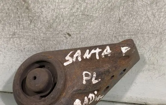 Hyundai Santa Fe Radiator mount bracket