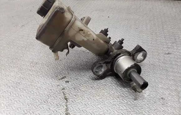 Opel Vectra C Master brake cylinder 320670692