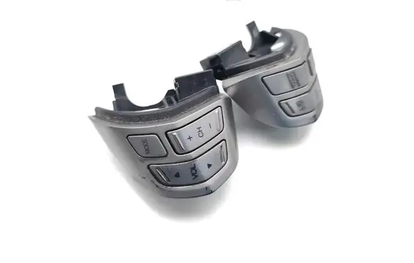 Steering wheel buttons/switches