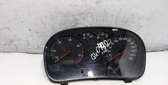 Volkswagen Golf IV Speedometer (instrument cluster) 88311301