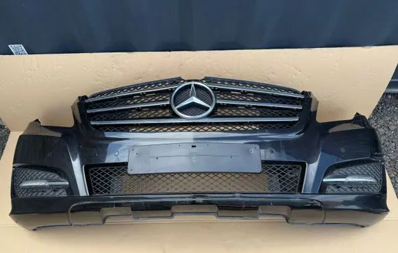 Mercedes-Benz R W251 Front bumper A2518852725