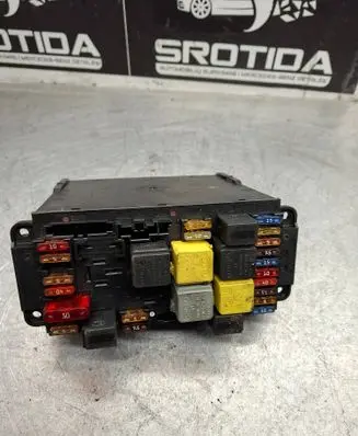 Mercedes-Benz CLK A209 C209 Fuse module 2095450201 5DK00848500