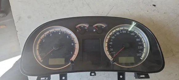 Volkswagen Bora Speedometer (instrument cluster) 1J5920826A