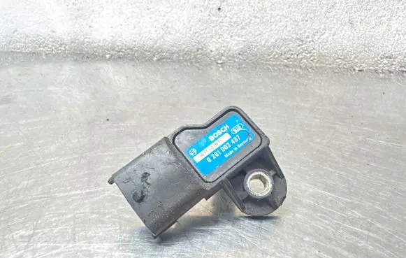Opel Zafira A Air pressure sensor 0281002437 0611021BT9