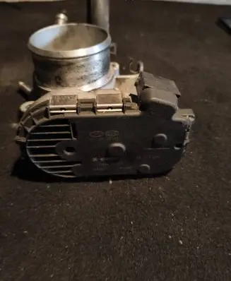 Hyundai i20 (GB IB) Throttle valve 351002B150 98623Y 230305