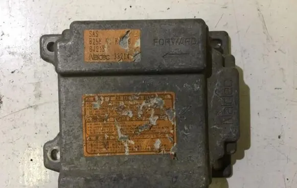 Mazda 323 F Airbag control unit/module b25e57k30b 8J21B