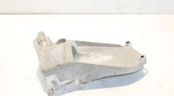 Volvo V40 Cross country Engine mounting bracket 31370633